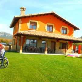 Casa rural Navarra para niños, accesible para grupos grandes de 14-16 personas Belastegui II