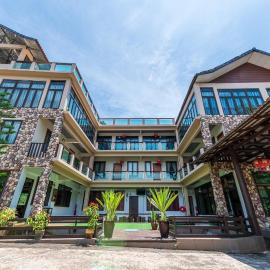 Bentong Eco Wellness Resort 14Room 69Pax by Verano Homestay