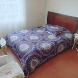 Habitación en excelente sector con baño privado externo، فندق في تونخا