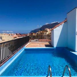 Los Angeles 3 Bed Apartment with Pool, hotel in Puerto de Santiago