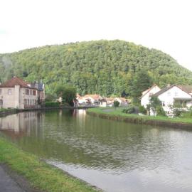 Gîte du canal, hotelli kohteessa Lutzelbourg