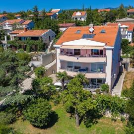 Apartments La Mer, hotel in Novi Vinodolski