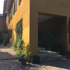 The Casa Blu dependance La Casa Gialla, hotel in Tricesimo