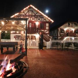 Alpine Village Inn, hotel en Helen