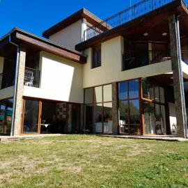 Guest House Lŭgŭt, hotel v mestu Berievo