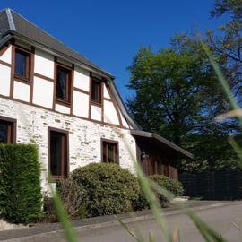 Raidillon - gîte 5 chambres, hotel u gradu Malmedi