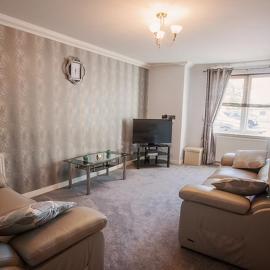 2 Bed Blackburn Village Apt With Wifi & Parking