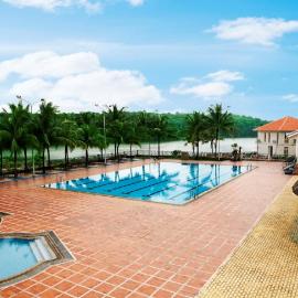 Vietnam Golf - Lake View Villas، فندق في مدينة هوشي منه