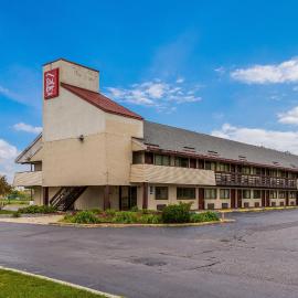 Red Roof Inn Saginaw – Frankenmuth, хотел в Сагъно