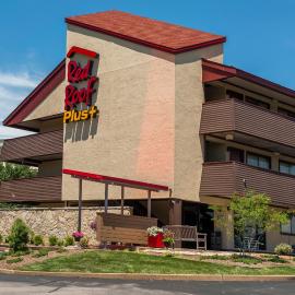 Red Roof Inn PLUS+ St. Louis - Forest Park / Hampton Ave.，聖路易斯的飯店