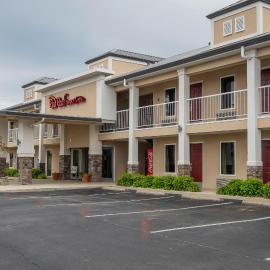 Red Roof Inn & Suites Calhoun, hótel í Calhoun