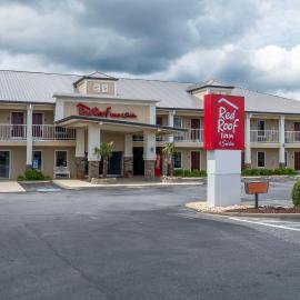 Red Roof Inn & Suites Calhoun, hotel v destinaci Calhoun