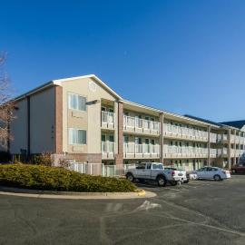 HomeTowne Studios by Red Roof Denver - Thornton, hotel Thorntonban