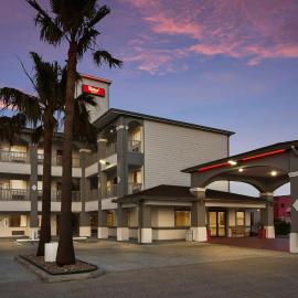Red Roof Inn PLUS + Galveston - Beachfront, hotel a Galveston