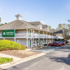 HomeTowne Studios by Red Roof Atlanta - Norcross South, hotel u gradu Norkros
