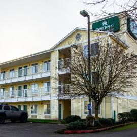 HomeTowne Studios by Red Roof Salem, OR, hotel em Salem