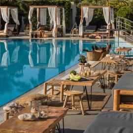 Avithos Resort Hotel, hotel Zvoronátában
