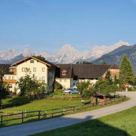 Pension ALPENHAUS, hotel en Vorderstoder