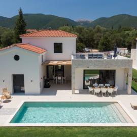 Ionian Trilogy Luxury Villas, hotelli kohteessa Sami
