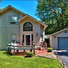 Paradise in heart of Poconos FaSt InTeRnEt Close to All Attractions, hotel sa Pocono Summit