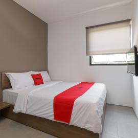 RedDoorz Syariah near Rumah Sakit Medika Dramaga, hotel di Bogor