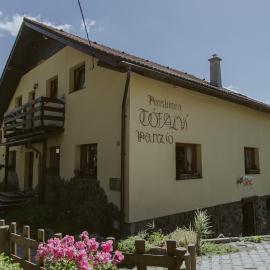 Pension Tofalvi, hotel in Harghita-Băi
