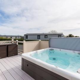 Thumper Lodge - Luxury lodge with Hot Tub, hotel i South Cerney