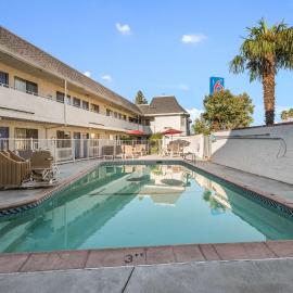 Motel 6-Fairfield, CA - North，費爾菲爾德的飯店