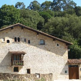 Posada El Salin, hotel di Muñorrodero