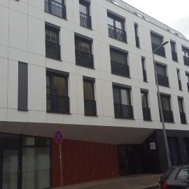Apartament Skarbowa 1& Parking, hotel in Leszno