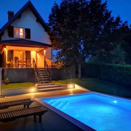 GreenHouse pool & spa, hotel em Otruševec