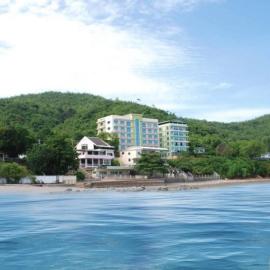 โรงแรม ชาโตว์วิสต้า, hotel v destinaci Chonburi