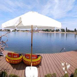 TopSenec-Lakeside Home, Hotel in Senec