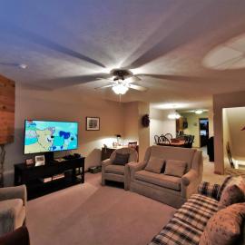 Gorgeous House for Ski Retreat or Mountain Vacations、スノーシューのホテル