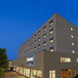 Hometel Roorkee, hotel di Roorkee