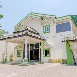 Hotel Taman Indah, hotel v destinácii Madiun