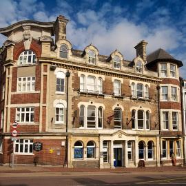 The Crown Hotel，韋茅斯的飯店