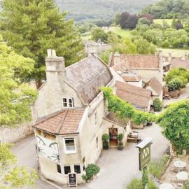 Wheelwrights Arms Country Inn & Pub, hotelli Bathissa