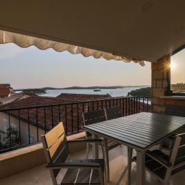 흐바르에 위치한 호텔 Penthouse in old Dalmatian house - Flybridge