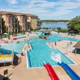 Bridges Bay Resort, hotel di Arnolds Park