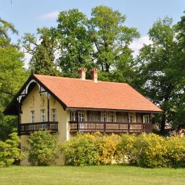 Kavalierhaus im Rhododendronpark Kromlau: Gablenz şehrinde bir otel