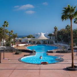 Comfortable houses Playa Roca beachfront access, hotel i Costa Teguise