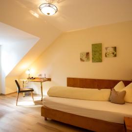 Gasthaus und Hotel Göttler Josef, hotel in Rumeltshausen