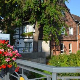 Hotel Zur Linde, hotel di Salzgitter