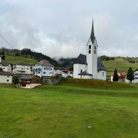 Bauernhof Sot Curtegns, hotel in Savognin