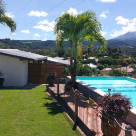 Maison 80 m2 super vue montagne piscine 2 chambres, hotel u gradu 'Goyave'