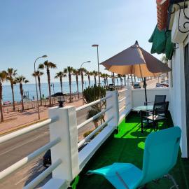 Tranquila casa frente al mar