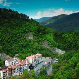Crowne Plaza - Borjomi by IHG, hotel u gradu Borjomi