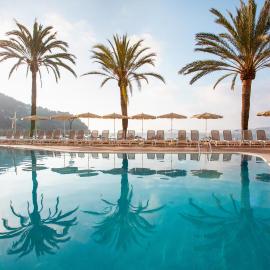 Grupotel Imperio Playa, hotel en Sant Joan de Labritja
