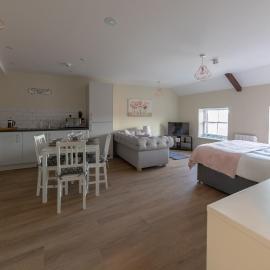 Hereford City Centre - Apartment 9, Isabella House - Modern Apartment In The Heart of The City - Sleeps 4 Guests - Hosted by RENTMYHOUSE